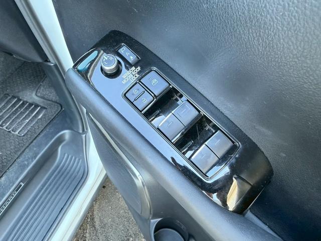 アルファード ２．５Ｓ　Ｃパッケージ　ツインムーンルーフ　デジタルインナーミラー　両側電動スライドドア　パワーバックドア　ブラインドスポットモニター　フルセグＴＶ　ＥＴＣ　ステアリングヒーター　シートヒーター　シートクーラー　パワーシート（59枚目）