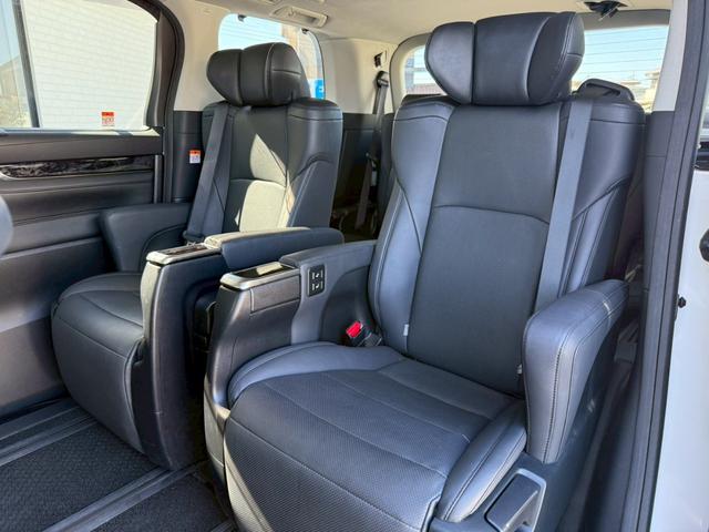 アルファード ２．５Ｓ　Ｃパッケージ　ツインムーンルーフ　デジタルインナーミラー　両側電動スライドドア　パワーバックドア　ブラインドスポットモニター　フルセグＴＶ　ＥＴＣ　ステアリングヒーター　シートヒーター　シートクーラー　パワーシート（72枚目）