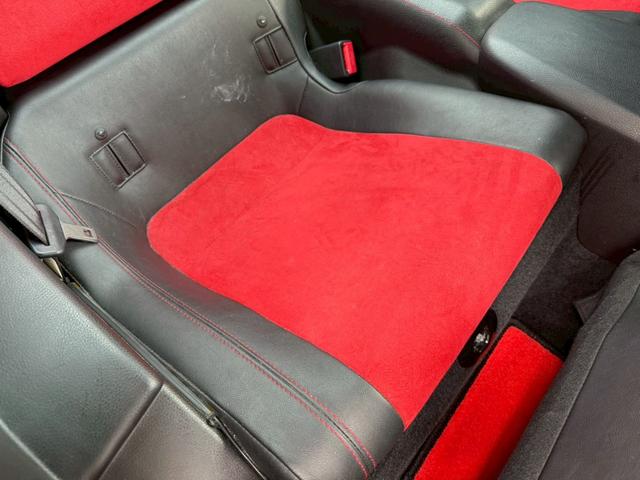 ８６ ＧＴリミテッド　６ＡＴ（６速オートマチック）　社外１８インチアルミホイール　社外エアロ　社外ヘッドライト　社外テールレンズ　社外マフラー　内装レッド　スマートキー　プッシュボタンスタート　シートヒーター　オートライト（64枚目）