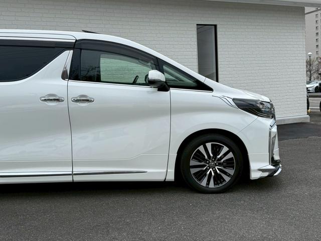 アルファード ２．５Ｓ　Ｃパッケージ　モデリスタエアロ（Ｆ／Ｓ／Ｒ）シグネチャーイルミ　サンルーフ　後席モニター　ＣＤ／ＤＶＤ　ＥＴＣ２．０　デジタルインナーミラー　前後ドラレコ　３眼ＬＥＤヘッドライト　両側電動スライドドア　スペアタイヤ（21枚目）