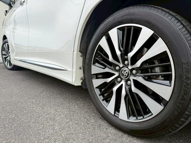 アルファード ２．５Ｓ　Ｃパッケージ　モデリスタエアロ（Ｆ／Ｓ／Ｒ）シグネチャーイルミ　サンルーフ　後席モニター　ＣＤ／ＤＶＤ　ＥＴＣ２．０　デジタルインナーミラー　前後ドラレコ　３眼ＬＥＤヘッドライト　両側電動スライドドア　スペアタイヤ（26枚目）