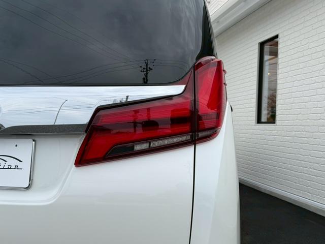 アルファード ２．５Ｓ　Ｃパッケージ　モデリスタエアロ（Ｆ／Ｓ／Ｒ）シグネチャーイルミ　サンルーフ　後席モニター　ＣＤ／ＤＶＤ　ＥＴＣ２．０　デジタルインナーミラー　前後ドラレコ　３眼ＬＥＤヘッドライト　両側電動スライドドア　スペアタイヤ（29枚目）