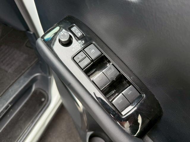 アルファード ２．５Ｓ　Ｃパッケージ　モデリスタエアロ（Ｆ／Ｓ／Ｒ）シグネチャーイルミ　サンルーフ　後席モニター　ＣＤ／ＤＶＤ　ＥＴＣ２．０　デジタルインナーミラー　前後ドラレコ　３眼ＬＥＤヘッドライト　両側電動スライドドア　スペアタイヤ（59枚目）