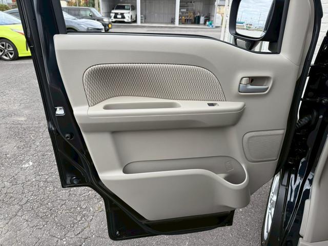 エブリイワゴン ＰＺターボスペシャル　届出済未使用車　純正ディスプレイオーディオ　バックカメラ　オートステップ　両側電動スライド　シートヒーター　スズキセーフティサポート　オートライト　ブッシュボタンスタート　ＵＳＢ　ステアリングリモコン（67枚目）