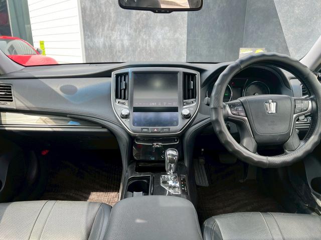 クラウンハイブリッド アスリートＧ　サンルーフ　メーカーオプション１８インチアルミ　純正ナビ　ＴＶ　バックモニター　ブラックレザーシート　プリクラッシュセーフティ　ＥＴＣ　プッシュボタンスタート　電動リアシェード　パワーシート電格ミラー（38枚目）