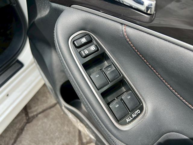 クラウンハイブリッド アスリートＧ　サンルーフ　メーカーオプション１８インチアルミ　純正ナビ　ＴＶ　バックモニター　ブラックレザーシート　プリクラッシュセーフティ　ＥＴＣ　プッシュボタンスタート　電動リアシェード　パワーシート電格ミラー（53枚目）