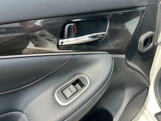 クラウンハイブリッド アスリートＧ　サンルーフ　メーカーオプション１８インチアルミ　純正ナビ　ＴＶ　バックモニター　ブラックレザーシート　プリクラッシュセーフティ　ＥＴＣ　プッシュボタンスタート　電動リアシェード　パワーシート電格ミラー（59枚目）