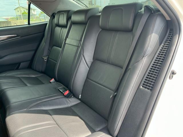 クラウンハイブリッド アスリートＧ　サンルーフ　メーカーオプション１８インチアルミ　純正ナビ　ＴＶ　バックモニター　ブラックレザーシート　プリクラッシュセーフティ　ＥＴＣ　プッシュボタンスタート　電動リアシェード　パワーシート電格ミラー（70枚目）