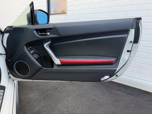 86 GT TRDエアロLED付(F/S/R/トランク) ブレンボブレーキ ADVANレーシングGT18インチアルミホイール ブリッツ車高調 GReddyステアリング ケンウッドナビ バックモニター オートライト(57枚目)