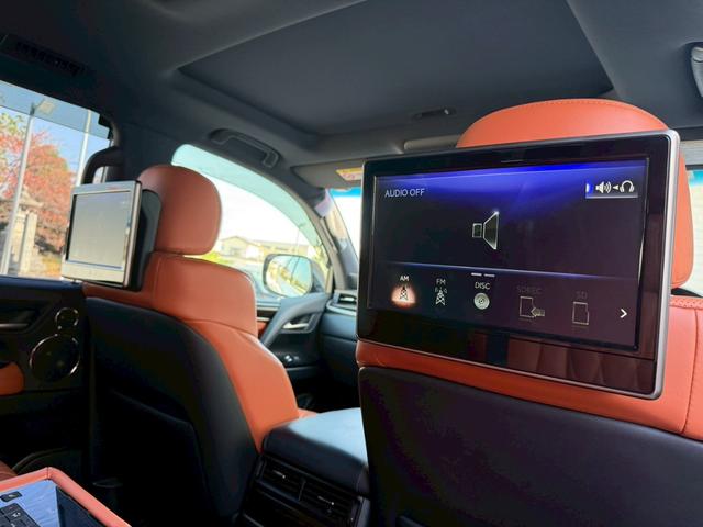 ＬＸ ＬＸ５７０ブラックシークエンス　モデリスタエアロ（Ｆ／Ｓ）　ＴＲＤエアロ（Ｆ／グリル）　クールボックス　茶革内装　サンルーフ　リアエンターテインメント　マークレビンソン　パノラミックビューモニター　８人乗り　ヘッドアップディスプレイ（5枚目）