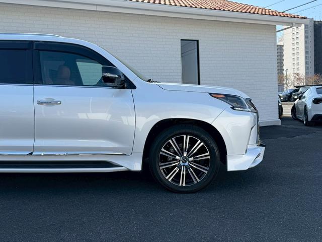 ＬＸ ＬＸ５７０ブラックシークエンス　モデリスタエアロ（Ｆ／Ｓ）　ＴＲＤエアロ（Ｆ／グリル）　クールボックス　茶革内装　サンルーフ　リアエンターテインメント　マークレビンソン　パノラミックビューモニター　８人乗り　ヘッドアップディスプレイ（21枚目）