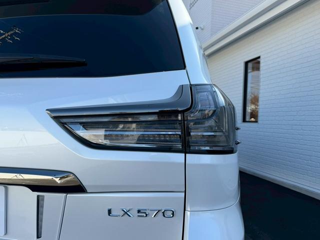 ＬＸ ＬＸ５７０ブラックシークエンス　モデリスタエアロ（Ｆ／Ｓ）　ＴＲＤエアロ（Ｆ／グリル）　クールボックス　茶革内装　サンルーフ　リアエンターテインメント　マークレビンソン　パノラミックビューモニター　８人乗り　ヘッドアップディスプレイ（28枚目）
