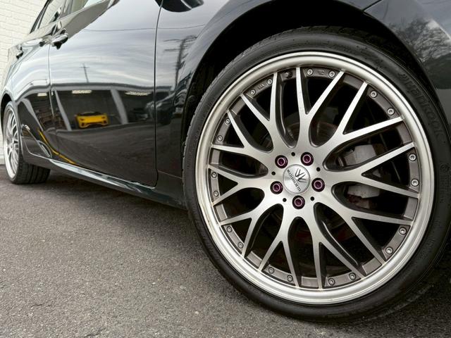 プリウス Ｓツーリングセレクション・ブラックエディション　アルパイン９インチナビ　フルセグＴＶ　バックモニター　トヨタセーフティセンス　レザーシート　シートヒーター　社外１９インチアルミホイール　４ＷＤ　クルーズコントロール　オートライト　ＥＴＣ　ド　ラレコ（5枚目）