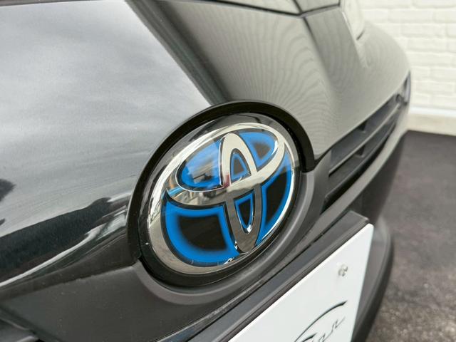 プリウス Ｓツーリングセレクション・ブラックエディション　アルパイン９インチナビ　フルセグＴＶ　バックモニター　トヨタセーフティセンス　レザーシート　シートヒーター　社外１９インチアルミホイール　４ＷＤ　クルーズコントロール　オートライト　ＥＴＣ　ド　ラレコ（12枚目）