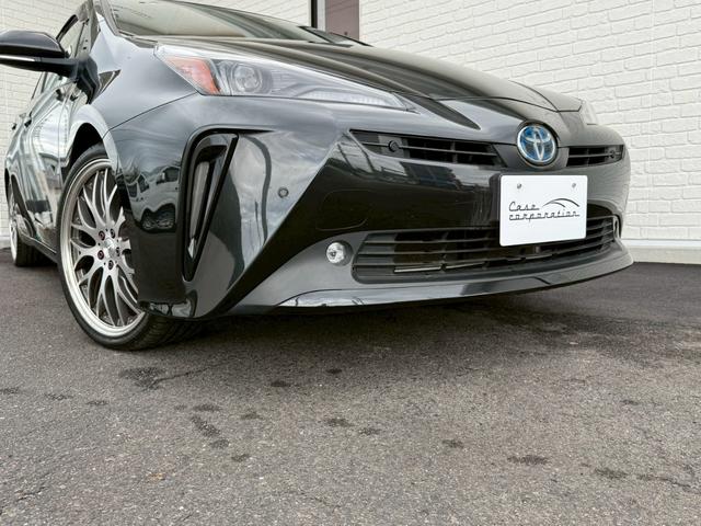 プリウス Ｓツーリングセレクション・ブラックエディション　アルパイン９インチナビ　フルセグＴＶ　バックモニター　トヨタセーフティセンス　レザーシート　シートヒーター　社外１９インチアルミホイール　４ＷＤ　クルーズコントロール　オートライト　ＥＴＣ　ド　ラレコ（13枚目）