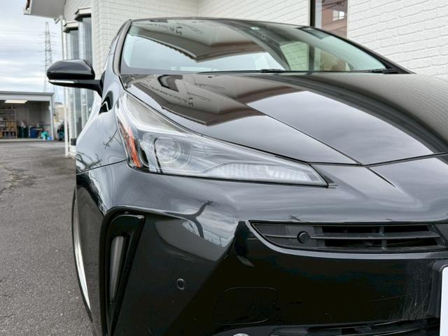 プリウス Ｓツーリングセレクション・ブラックエディション　アルパイン９インチナビ　フルセグＴＶ　バックモニター　トヨタセーフティセンス　レザーシート　シートヒーター　社外１９インチアルミホイール　４ＷＤ　クルーズコントロール　オートライト　ＥＴＣ　ド　ラレコ（17枚目）