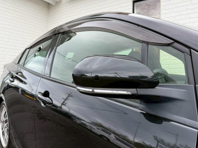 プリウス Ｓツーリングセレクション・ブラックエディション　アルパイン９インチナビ　フルセグＴＶ　バックモニター　トヨタセーフティセンス　レザーシート　シートヒーター　社外１９インチアルミホイール　４ＷＤ　クルーズコントロール　オートライト　ＥＴＣ　ド　ラレコ（19枚目）