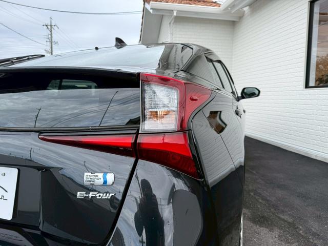 プリウス Ｓツーリングセレクション・ブラックエディション　アルパイン９インチナビ　フルセグＴＶ　バックモニター　トヨタセーフティセンス　レザーシート　シートヒーター　社外１９インチアルミホイール　４ＷＤ　クルーズコントロール　オートライト　ＥＴＣ　ド　ラレコ（33枚目）