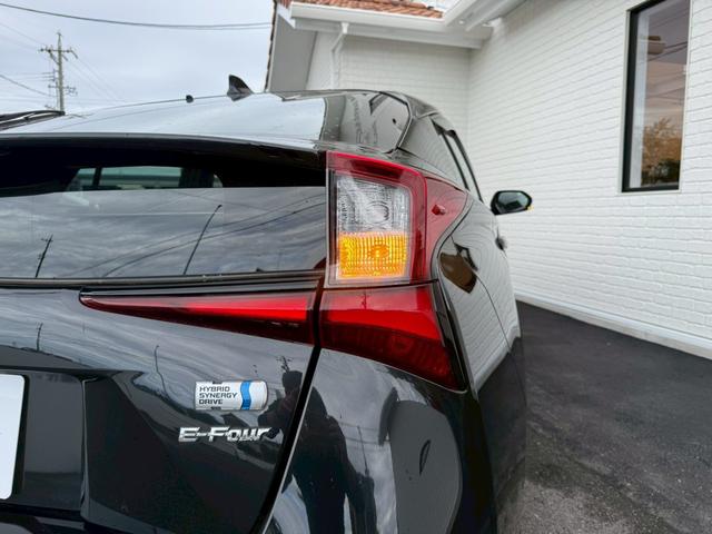 プリウス Ｓツーリングセレクション・ブラックエディション　アルパイン９インチナビ　フルセグＴＶ　バックモニター　トヨタセーフティセンス　レザーシート　シートヒーター　社外１９インチアルミホイール　４ＷＤ　クルーズコントロール　オートライト　ＥＴＣ　ド　ラレコ（34枚目）