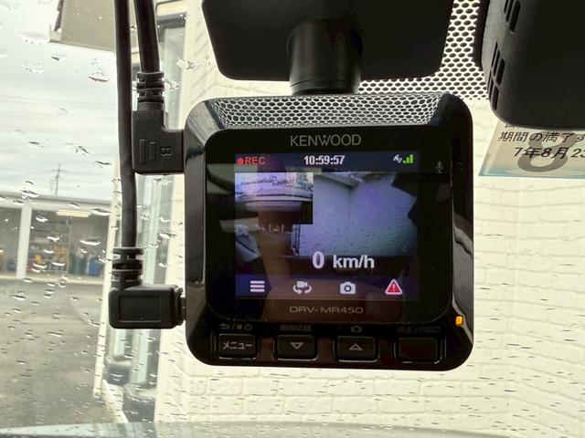 プリウス Ｓツーリングセレクション・ブラックエディション　アルパイン９インチナビ　フルセグＴＶ　バックモニター　トヨタセーフティセンス　レザーシート　シートヒーター　社外１９インチアルミホイール　４ＷＤ　クルーズコントロール　オートライト　ＥＴＣ　ド　ラレコ（47枚目）