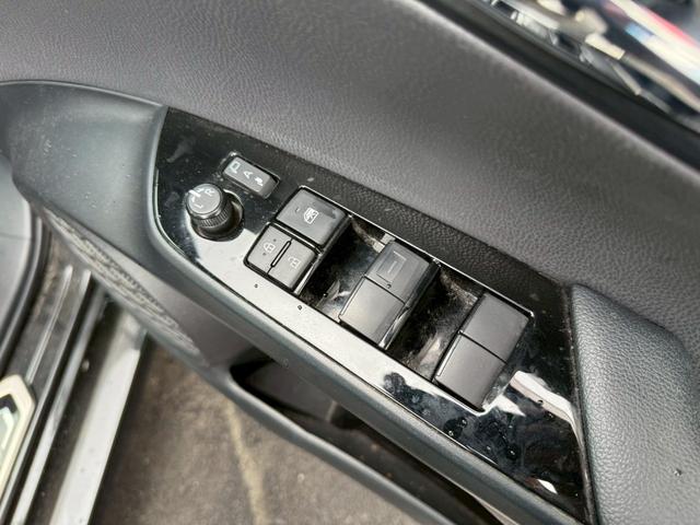 プリウス Ｓツーリングセレクション・ブラックエディション　アルパイン９インチナビ　フルセグＴＶ　バックモニター　トヨタセーフティセンス　レザーシート　シートヒーター　社外１９インチアルミホイール　４ＷＤ　クルーズコントロール　オートライト　ＥＴＣ　ド　ラレコ（58枚目）