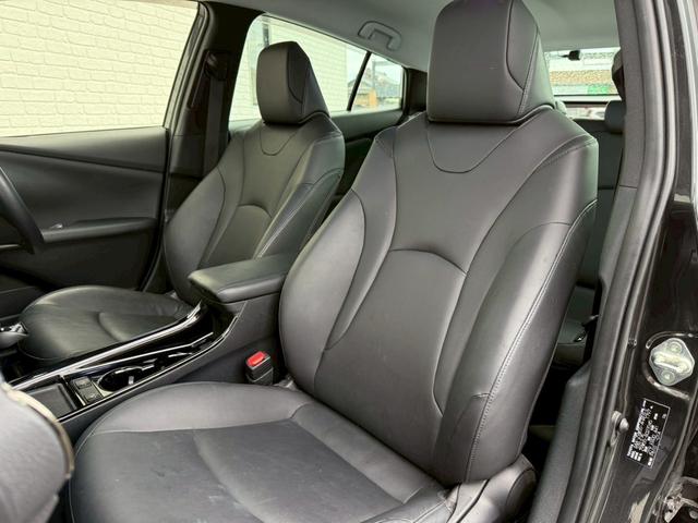 プリウス Ｓツーリングセレクション・ブラックエディション　アルパイン９インチナビ　フルセグＴＶ　バックモニター　トヨタセーフティセンス　レザーシート　シートヒーター　社外１９インチアルミホイール　４ＷＤ　クルーズコントロール　オートライト　ＥＴＣ　ド　ラレコ（60枚目）