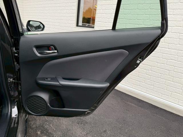 プリウス Ｓツーリングセレクション・ブラックエディション　アルパイン９インチナビ　フルセグＴＶ　バックモニター　トヨタセーフティセンス　レザーシート　シートヒーター　社外１９インチアルミホイール　４ＷＤ　クルーズコントロール　オートライト　ＥＴＣ　ド　ラレコ（69枚目）