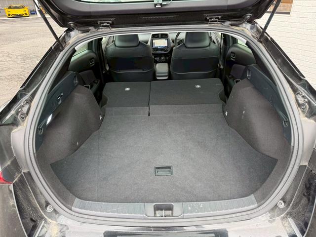 プリウス Ｓツーリングセレクション・ブラックエディション　アルパイン９インチナビ　フルセグＴＶ　バックモニター　トヨタセーフティセンス　レザーシート　シートヒーター　社外１９インチアルミホイール　４ＷＤ　クルーズコントロール　オートライト　ＥＴＣ　ド　ラレコ（79枚目）