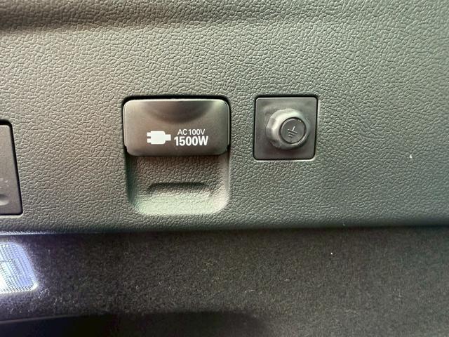 プリウス Ｓツーリングセレクション・ブラックエディション　アルパイン９インチナビ　フルセグＴＶ　バックモニター　トヨタセーフティセンス　レザーシート　シートヒーター　社外１９インチアルミホイール　４ＷＤ　クルーズコントロール　オートライト　ＥＴＣ　ド　ラレコ（80枚目）