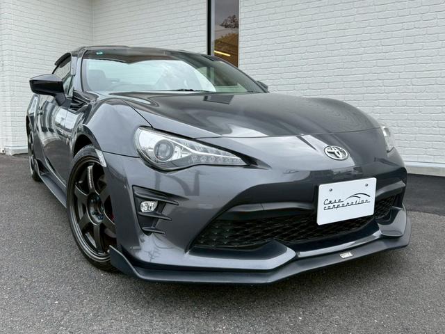 ８６ ＧＴリミテッド　ブラックパッケージ　Ｔｏｍ’ｓトムスエアロ　トムスマフラー　トムスステアリング　ＲＡＹＳ１８インチアルミホイール　ｂｒｅｍｂｏレッドブレーキキャリパー　ＢｕｄｄｙＣｌｕｂ　ＬＥＤテールランプ　ハーフレザーシート　ナビＴＶ（12枚目）