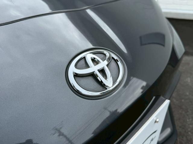 ８６ ＧＴリミテッド　ブラックパッケージ　Ｔｏｍ’ｓトムスエアロ　トムスマフラー　トムスステアリング　ＲＡＹＳ１８インチアルミホイール　ｂｒｅｍｂｏレッドブレーキキャリパー　ＢｕｄｄｙＣｌｕｂ　ＬＥＤテールランプ　ハーフレザーシート　ナビＴＶ（13枚目）