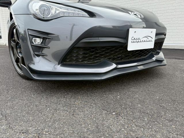 ８６ ＧＴリミテッド　ブラックパッケージ　Ｔｏｍ’ｓトムスエアロ　トムスマフラー　トムスステアリング　ＲＡＹＳ１８インチアルミホイール　ｂｒｅｍｂｏレッドブレーキキャリパー　ＢｕｄｄｙＣｌｕｂ　ＬＥＤテールランプ　ハーフレザーシート　ナビＴＶ（14枚目）