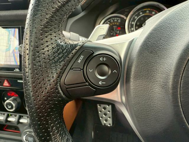 ８６ ＧＴリミテッド　ブラックパッケージ　Ｔｏｍ’ｓトムスエアロ　トムスマフラー　トムスステアリング　ＲＡＹＳ１８インチアルミホイール　ｂｒｅｍｂｏレッドブレーキキャリパー　ＢｕｄｄｙＣｌｕｂ　ＬＥＤテールランプ　ハーフレザーシート　ナビＴＶ（46枚目）