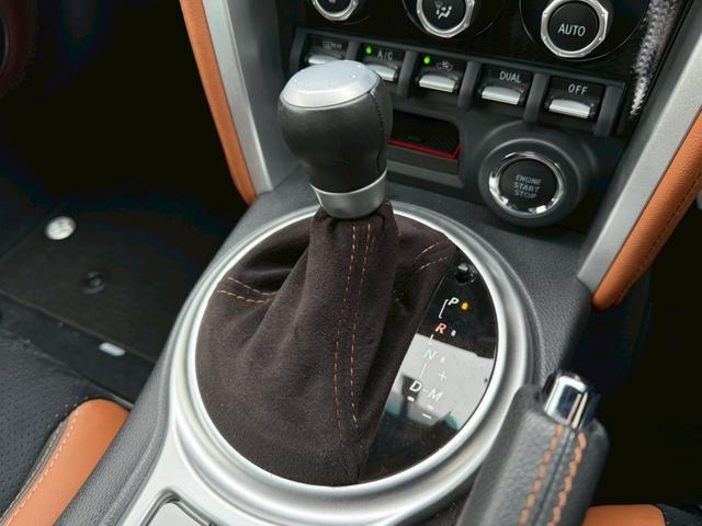 ８６ ＧＴリミテッド　ブラックパッケージ　Ｔｏｍ’ｓトムスエアロ　トムスマフラー　トムスステアリング　ＲＡＹＳ１８インチアルミホイール　ｂｒｅｍｂｏレッドブレーキキャリパー　ＢｕｄｄｙＣｌｕｂ　ＬＥＤテールランプ　ハーフレザーシート　ナビＴＶ（55枚目）