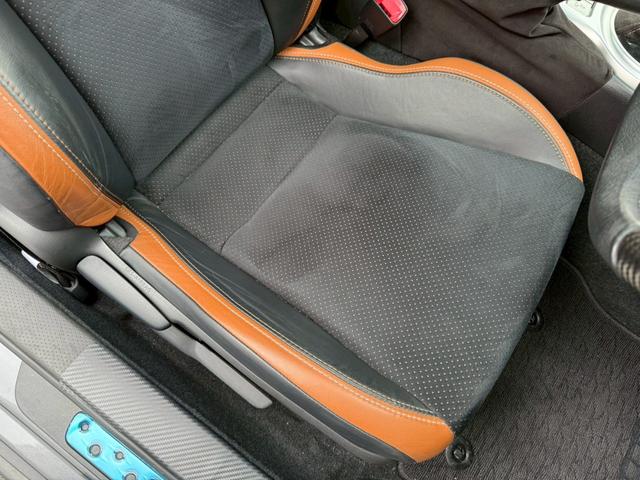 ８６ ＧＴリミテッド　ブラックパッケージ　Ｔｏｍ’ｓトムスエアロ　トムスマフラー　トムスステアリング　ＲＡＹＳ１８インチアルミホイール　ｂｒｅｍｂｏレッドブレーキキャリパー　ＢｕｄｄｙＣｌｕｂ　ＬＥＤテールランプ　ハーフレザーシート　ナビＴＶ（62枚目）