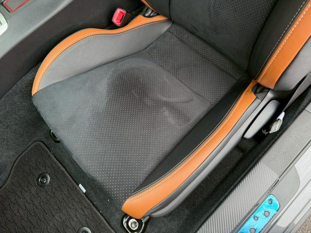 ８６ ＧＴリミテッド　ブラックパッケージ　Ｔｏｍ’ｓトムスエアロ　トムスマフラー　トムスステアリング　ＲＡＹＳ１８インチアルミホイール　ｂｒｅｍｂｏレッドブレーキキャリパー　ＢｕｄｄｙＣｌｕｂ　ＬＥＤテールランプ　ハーフレザーシート　ナビＴＶ（67枚目）