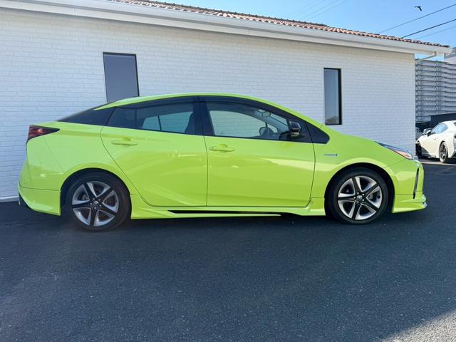 プリウス Ｓツーリングセレクション　モデリスタエアロ　純正７インチナビ　バックカメラ　ＥＴＣ　トヨタセーフティセンス　シートヒーター　クリアランスソナー　レーダークルーズコントロール　ＬＥＤヘッドライト　フルセグＴＶ　Ｂｌｕｅｔｏｏｔｈ（20枚目）