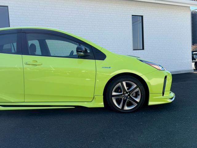 プリウス Ｓツーリングセレクション　モデリスタエアロ　純正７インチナビ　バックカメラ　ＥＴＣ　トヨタセーフティセンス　シートヒーター　クリアランスソナー　レーダークルーズコントロール　ＬＥＤヘッドライト　フルセグＴＶ　Ｂｌｕｅｔｏｏｔｈ（21枚目）