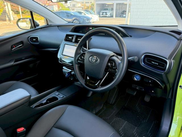 プリウス Ｓツーリングセレクション　モデリスタエアロ　純正７インチナビ　バックカメラ　ＥＴＣ　トヨタセーフティセンス　シートヒーター　クリアランスソナー　レーダークルーズコントロール　ＬＥＤヘッドライト　フルセグＴＶ　Ｂｌｕｅｔｏｏｔｈ（39枚目）