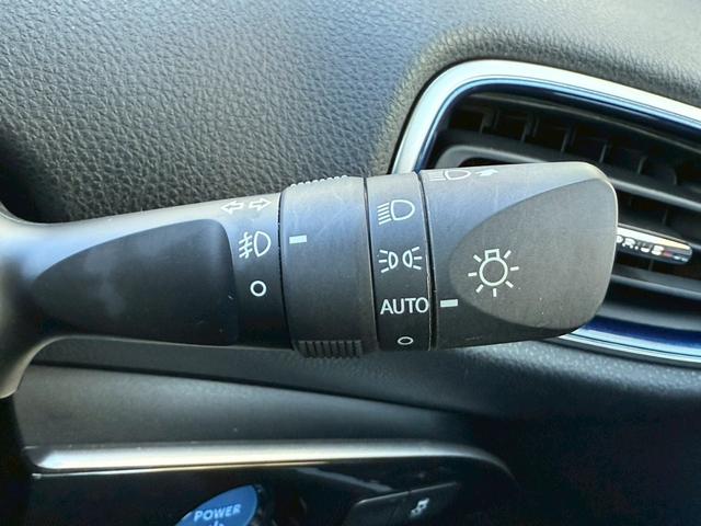 プリウス Ｓツーリングセレクション　モデリスタエアロ　純正７インチナビ　バックカメラ　ＥＴＣ　トヨタセーフティセンス　シートヒーター　クリアランスソナー　レーダークルーズコントロール　ＬＥＤヘッドライト　フルセグＴＶ　Ｂｌｕｅｔｏｏｔｈ（44枚目）