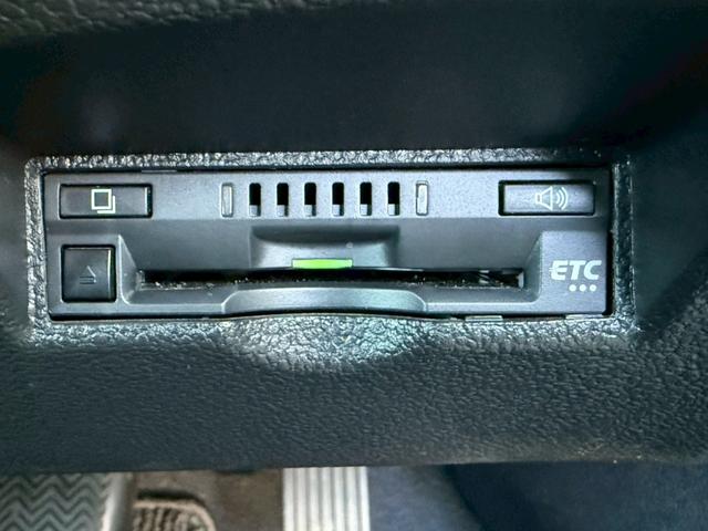 プリウス Ｓツーリングセレクション　モデリスタエアロ　純正７インチナビ　バックカメラ　ＥＴＣ　トヨタセーフティセンス　シートヒーター　クリアランスソナー　レーダークルーズコントロール　ＬＥＤヘッドライト　フルセグＴＶ　Ｂｌｕｅｔｏｏｔｈ（45枚目）