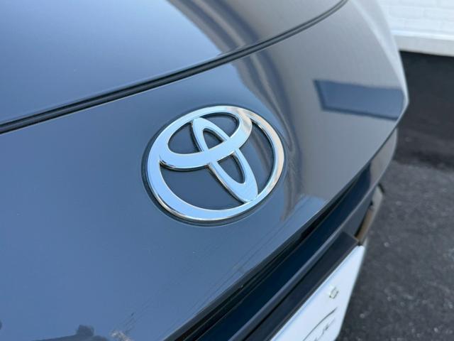 プリウス Ｚ　パノラマルーフ　デジタルインナーミラー　寒冷地仕様　ディスプレイオーディオｐｌｕｓ　パノラミックビューモニター　ステアリングヒーター　シートヒーター／クーラー　赤内装　パワーシート　　パワーバックドア（12枚目）