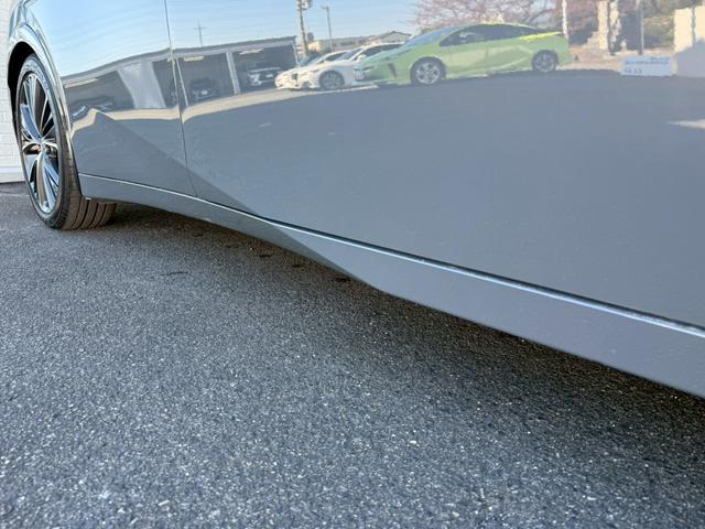 プリウス Ｚ　パノラマルーフ　デジタルインナーミラー　寒冷地仕様　ディスプレイオーディオｐｌｕｓ　パノラミックビューモニター　ステアリングヒーター　シートヒーター／クーラー　赤内装　パワーシート　　パワーバックドア（15枚目）