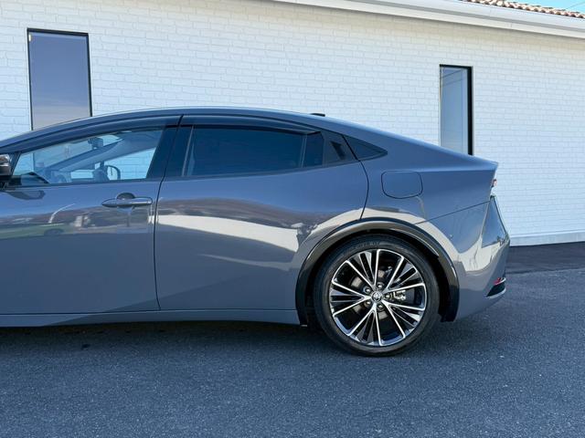 プリウス Ｚ　パノラマルーフ　デジタルインナーミラー　寒冷地仕様　ディスプレイオーディオｐｌｕｓ　パノラミックビューモニター　ステアリングヒーター　シートヒーター／クーラー　赤内装　パワーシート　　パワーバックドア（33枚目）