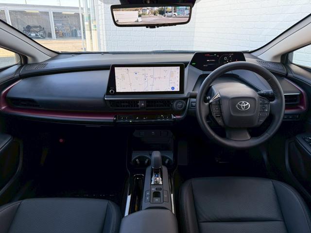 プリウス Ｚ　パノラマルーフ　デジタルインナーミラー　寒冷地仕様　ディスプレイオーディオｐｌｕｓ　パノラミックビューモニター　ステアリングヒーター　シートヒーター／クーラー　赤内装　パワーシート　　パワーバックドア（35枚目）