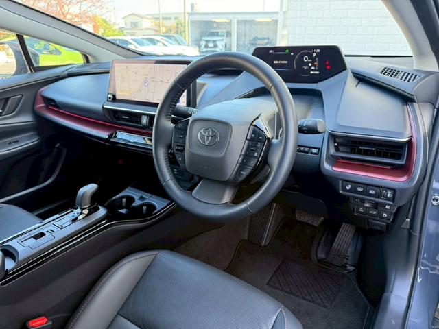 プリウス Ｚ　パノラマルーフ　デジタルインナーミラー　寒冷地仕様　ディスプレイオーディオｐｌｕｓ　パノラミックビューモニター　ステアリングヒーター　シートヒーター／クーラー　赤内装　パワーシート　　パワーバックドア（36枚目）