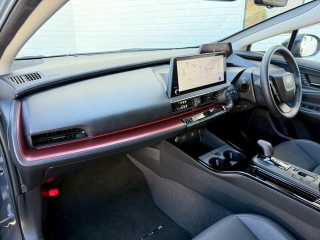 プリウス Ｚ　パノラマルーフ　デジタルインナーミラー　寒冷地仕様　ディスプレイオーディオｐｌｕｓ　パノラミックビューモニター　ステアリングヒーター　シートヒーター／クーラー　赤内装　パワーシート　　パワーバックドア（37枚目）