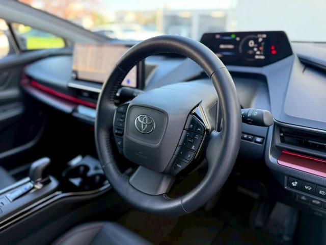 プリウス Ｚ　パノラマルーフ　デジタルインナーミラー　寒冷地仕様　ディスプレイオーディオｐｌｕｓ　パノラミックビューモニター　ステアリングヒーター　シートヒーター／クーラー　赤内装　パワーシート　　パワーバックドア（38枚目）