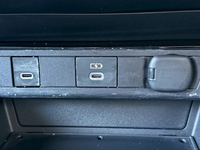 プリウス Ｚ　パノラマルーフ　デジタルインナーミラー　寒冷地仕様　ディスプレイオーディオｐｌｕｓ　パノラミックビューモニター　ステアリングヒーター　シートヒーター／クーラー　赤内装　パワーシート　　パワーバックドア（51枚目）