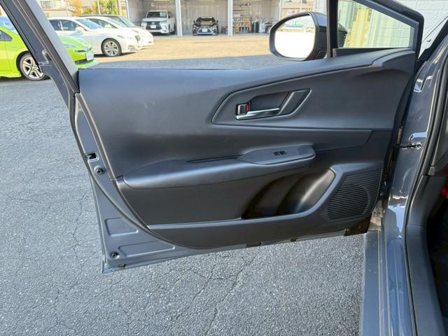 プリウス Ｚ　パノラマルーフ　デジタルインナーミラー　寒冷地仕様　ディスプレイオーディオｐｌｕｓ　パノラミックビューモニター　ステアリングヒーター　シートヒーター／クーラー　赤内装　パワーシート　　パワーバックドア（65枚目）